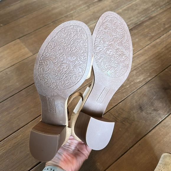 Portland Strapped sandal with heel size 9 women’s NWOT - Picture 4 of 5